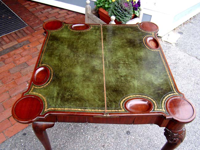 An English George II period Mahogany Concertina Action Games Table circa 1750 — image 2